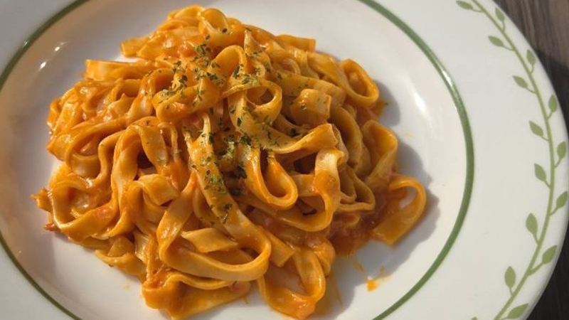 もちもちフィットチーネ<br>蟹のトマトソースパスタ