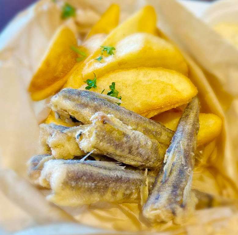 名物「めひかり」のフィッシュ＆チップス